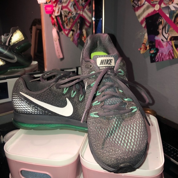 Nike Zoom shoes🤩 - Picture 2 of 7